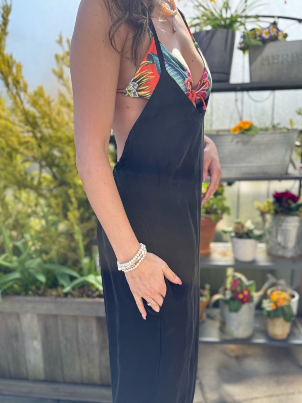 Love Stitch Black Backless height/low Midi Dress - size S